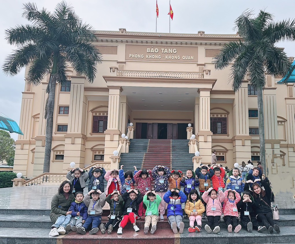 Buổi tham quan bảo tàng " Phòng không - không quân " - Nhà hát múa rối nước Việt Nam của các bạn nhỏ lớp A2